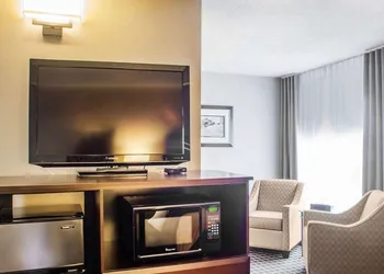 Comfort Inn Guelph hotel thumbnail 6
