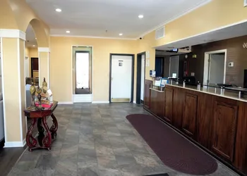 Baymont by Wyndham Manning hotel thumbnail 3