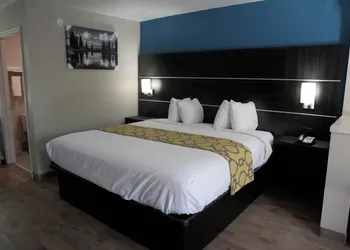 Baymont by Wyndham Manning hotel thumbnail 8