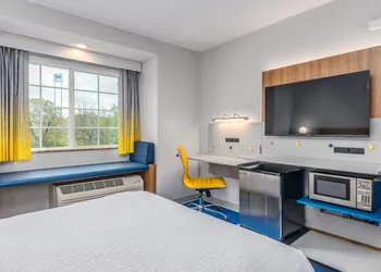 Microtel Inn & Suites by Wyndham Montgomery hotel thumbnail 7