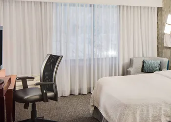 Courtyard by Marriott Pittsburgh West Homestead/Waterfront hotel thumbnail 7