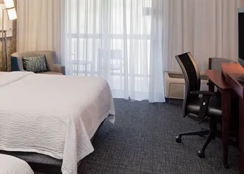 Courtyard by Marriott Pittsburgh West Homestead/Waterfront hotel thumbnail 8