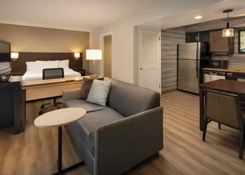 Residence Inn by Marriott Anaheim Placentia Fullerton hotel thumbnail 6