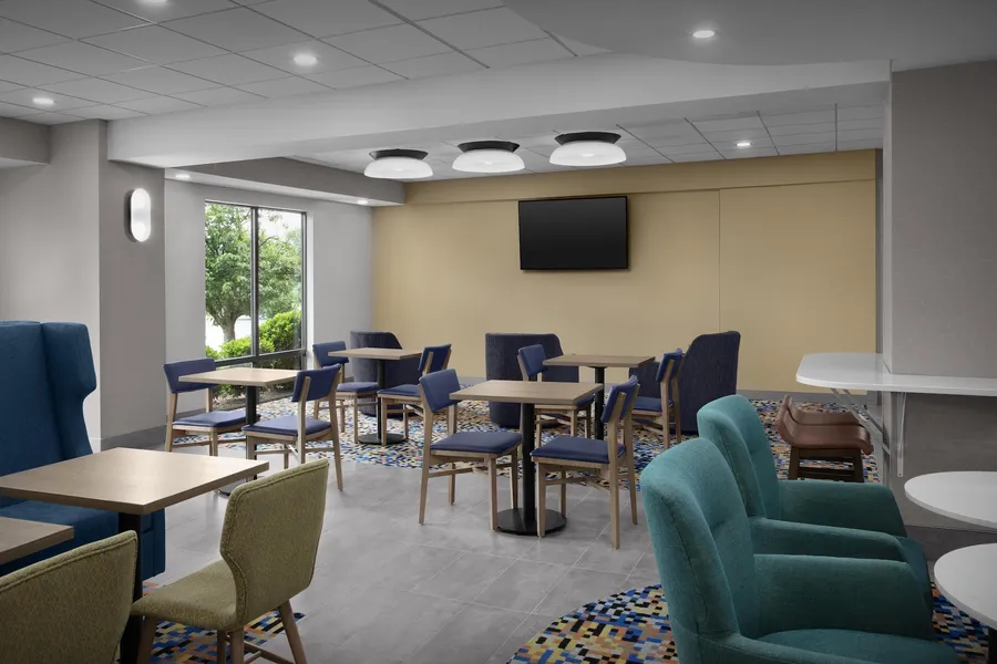 Hampton Inn Lenoir City hotel detail image 2
