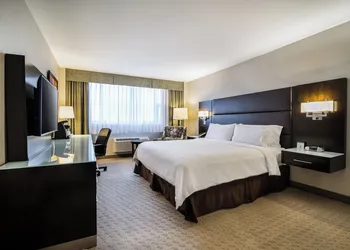 Holiday Inn Vancouver Centre by IHG hotel thumbnail 8