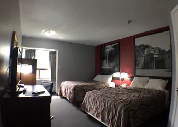 Super 8 by Wyndham Mt Hope Hamilton Intl Arpt ON hotel thumbnail 3
