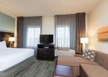 Staybridge Suites Chicago-Oakbrook Terrace by IHG hotel thumbnail 5