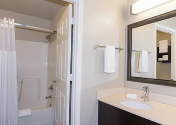 Staybridge Suites Chicago-Oakbrook Terrace by IHG hotel thumbnail 8