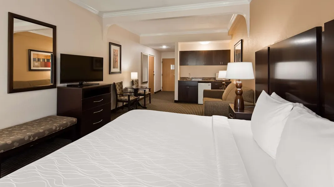 Best Western Plus Ambassador Suites Venice hotel detail image 6