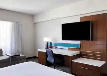 Delta Hotels by Marriott Phoenix Mesa hotel thumbnail 8