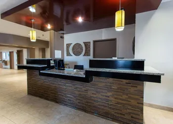 Ramada by Wyndham Glendale Heights/Lombard hotel thumbnail 3