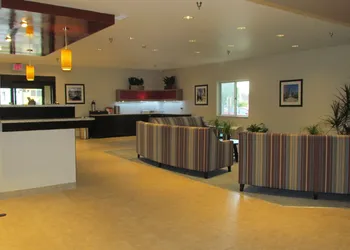 Ramada by Wyndham Glendale Heights/Lombard hotel thumbnail 5