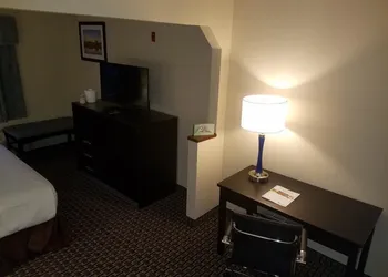Ramada by Wyndham Glendale Heights/Lombard hotel thumbnail 7