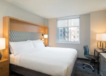 Holiday Inn New York City - Wall Street by IHG hotel thumbnail 5