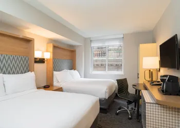 Holiday Inn New York City - Wall Street by IHG hotel thumbnail 6