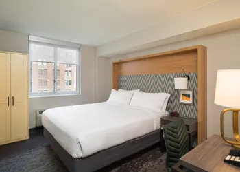 Holiday Inn New York City - Wall Street by IHG hotel thumbnail 7