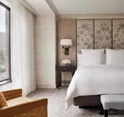 Four Seasons Hotel Boston hotel detail image 7