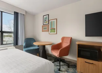 Hampton Inn & Suites by Hilton Langley-Surrey hotel thumbnail 4