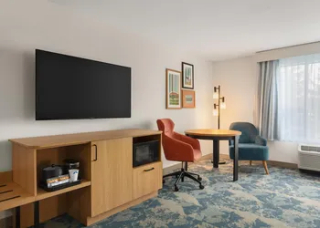 Hampton Inn & Suites by Hilton Langley-Surrey hotel thumbnail 7