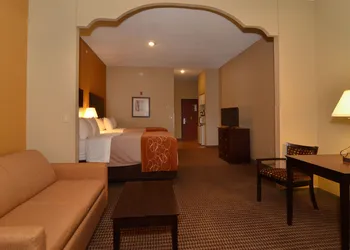 Comfort Inn & Suites Burnet hotel thumbnail 7