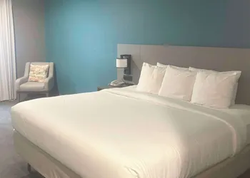 Comfort Inn & Suites Burnet hotel thumbnail 8