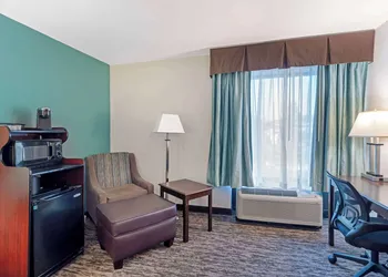 Best Western Plus Chicagoland - Countryside hotel thumbnail 5
