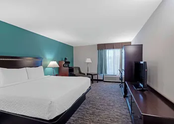 Best Western Plus Chicagoland - Countryside hotel thumbnail 7