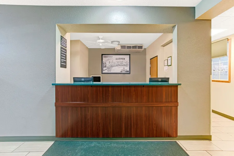 Super 8 by Wyndham Gurnee hotel detail image 2