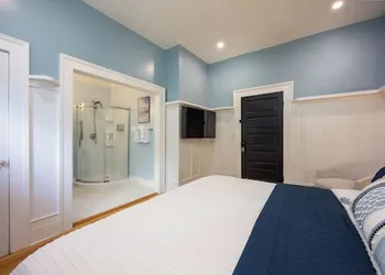 BytheSea Inn hotel thumbnail 7