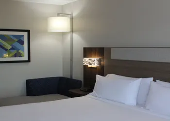Holiday Inn Express & Suites Wilson-Downtown by IHG hotel thumbnail 2