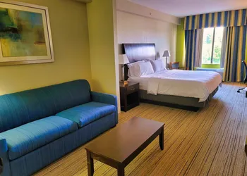 Holiday Inn Express & Suites Wilson-Downtown by IHG hotel thumbnail 4