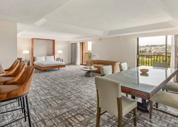 Crowne Plaza San Diego - Mission Valley by IHG hotel thumbnail 4