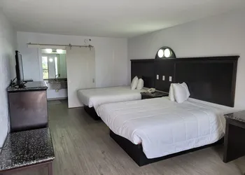 Fairway Inn hotel thumbnail 3