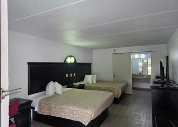 Fairway Inn hotel thumbnail 5