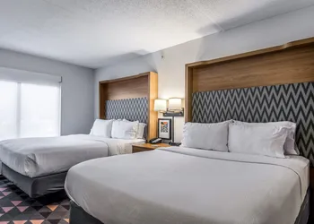 Holiday Inn Indianapolis Downtown by IHG hotel thumbnail 4