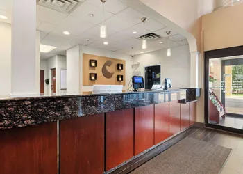 Comfort Suites Lombard - Addison hotel thumbnail 3