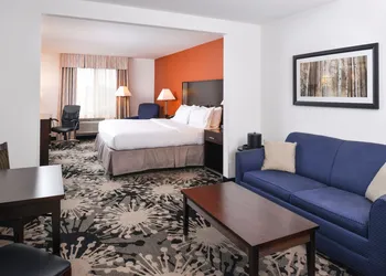 Holiday Inn Express & Suites Greenfield by IHG hotel thumbnail 7