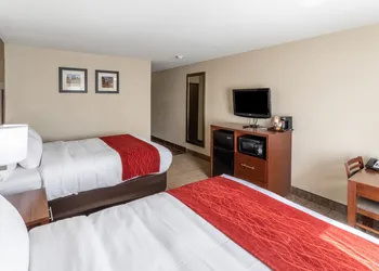 Comfort Inn Waukesha - Milwaukee West hotel thumbnail 8
