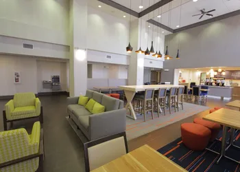 Hampton Inn & Suites Seal Beach hotel thumbnail 3