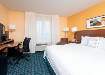 Fairfield Inn and Suites By Marriott St Charles hotel thumbnail 6