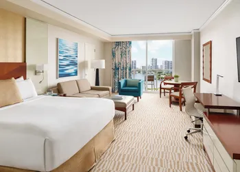 Trump International Beach Resort hotel thumbnail 8