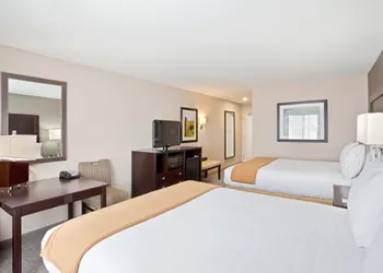 Holiday Inn Express Hotel & Suites Hays by IHG hotel thumbnail 8