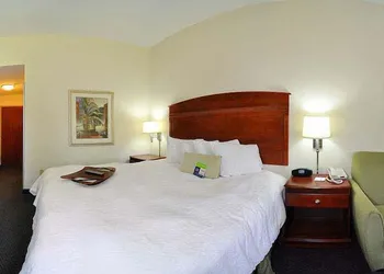 Hampton Inn Quincy hotel thumbnail 6