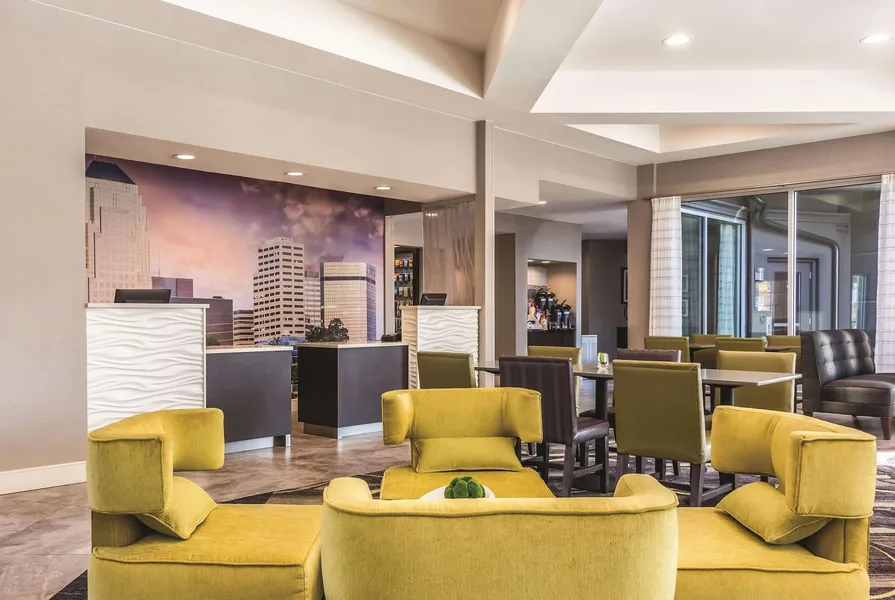 La Quinta Inn & Suites by Wyndham Shreveport Airport hotel detail image 6