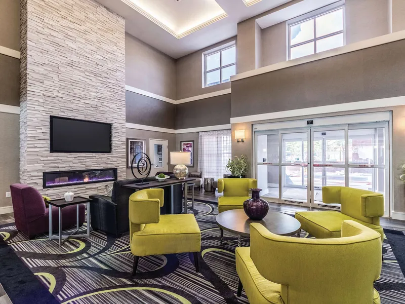 La Quinta Inn & Suites by Wyndham San Antonio Downtown hotel detail image 2