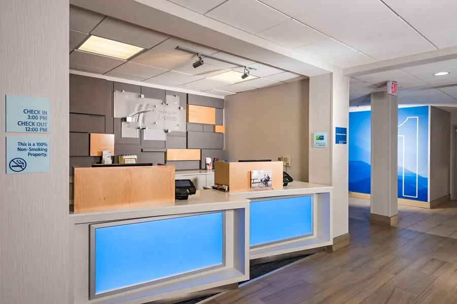 Holiday Inn Express Hotel & Suites PEORIA NORTH - GLENDALE by IHG hotel detail image 2