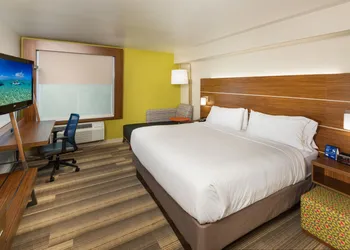 Holiday Inn Express Hotel & Suites PEORIA NORTH - GLENDALE by IHG hotel thumbnail 4
