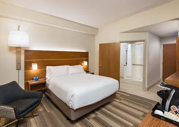 Holiday Inn Express Hotel & Suites PEORIA NORTH - GLENDALE by IHG hotel thumbnail 6