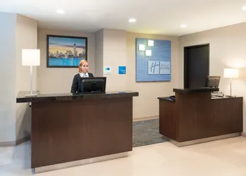 Holiday Inn Express New York City- Wall Street by IHG hotel thumbnail 3