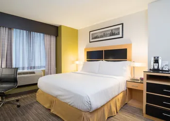 Holiday Inn Express New York City- Wall Street by IHG hotel thumbnail 6